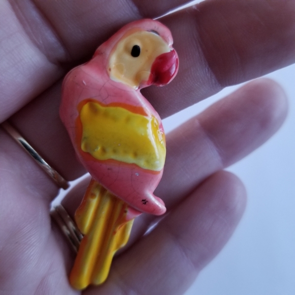 Vintage parrot bird brooch pink yellow pin vaporwave - Picture 5 of 10